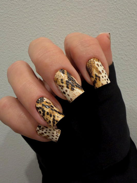 Nagų dekoravimo plėvelės manikiūrui - 0024R